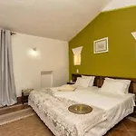 Jacaranda Villa