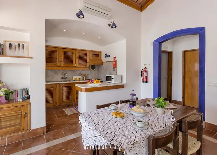 Jacaranda אלבופיירה